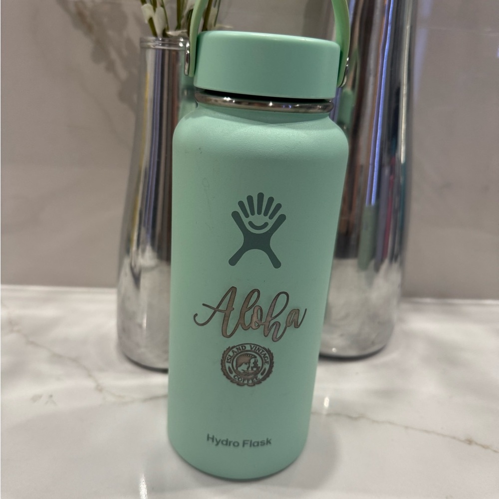 Hydro Flask Aloha Edition in Light Green